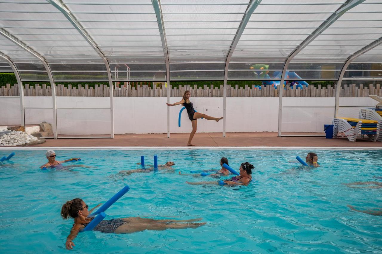 Camping Les Brillas Les Moutiers Bagian luar foto