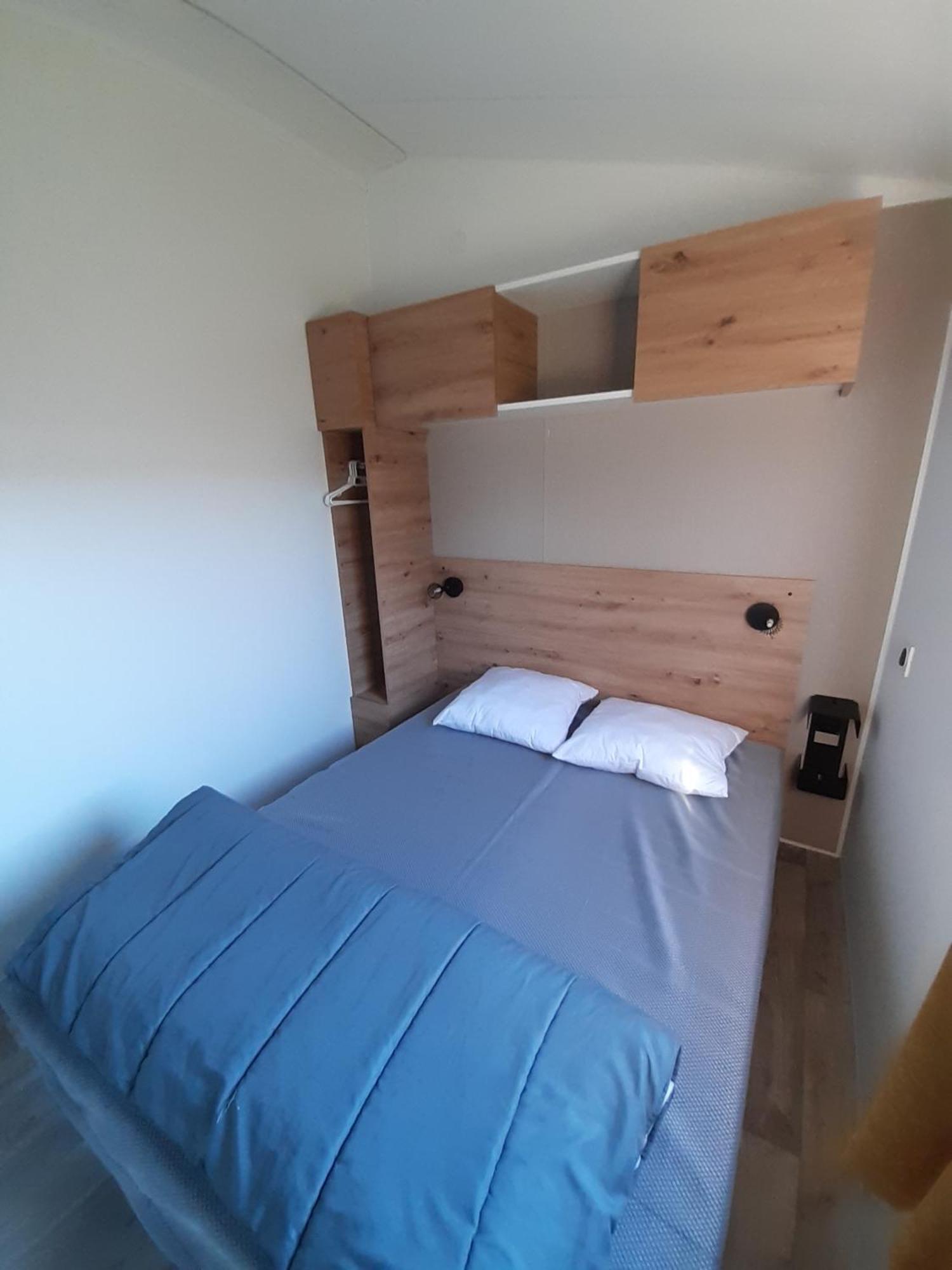 Camping Les Brillas Les Moutiers Bagian luar foto