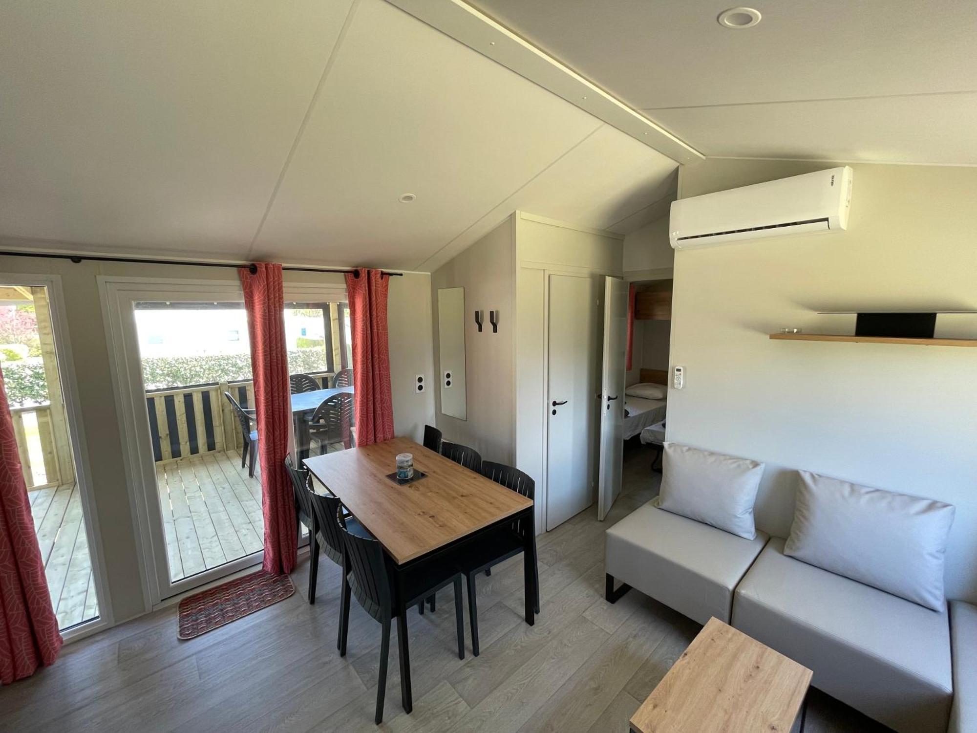 Camping Les Brillas Les Moutiers Bagian luar foto