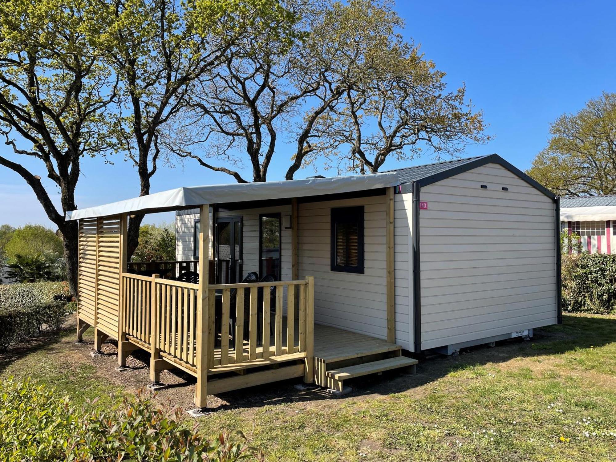 Camping Les Brillas Les Moutiers Bagian luar foto