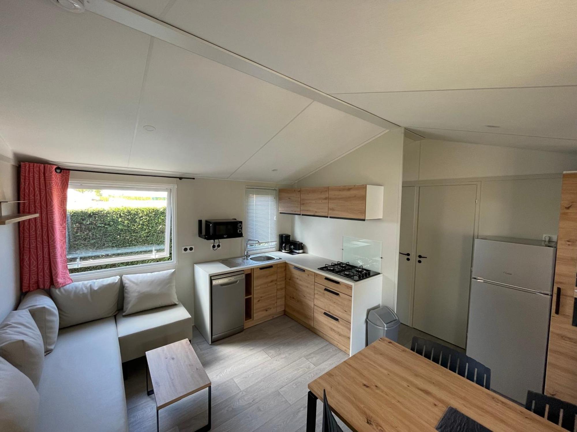 Camping Les Brillas Les Moutiers Bagian luar foto